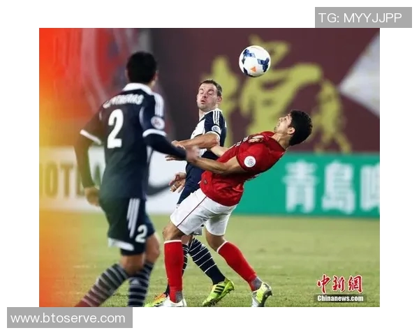 广州恒大对阵墨尔本胜利球迷热议比赛表现与裁判判罚