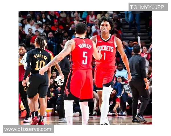 火箭与快船激战12月23日NBA赛场精彩对决引发球迷热议